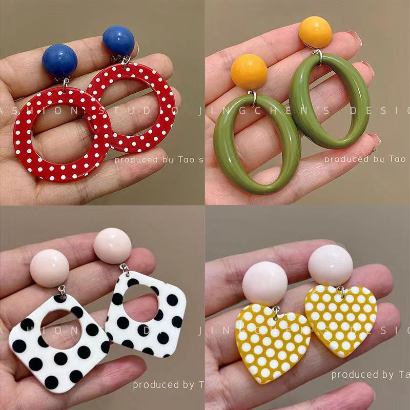 Retro Red Style Exaggerated Painless Fake Earrings