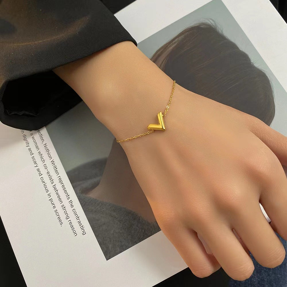 Female Light Luxury Titanium Steel Glossy Necklaces