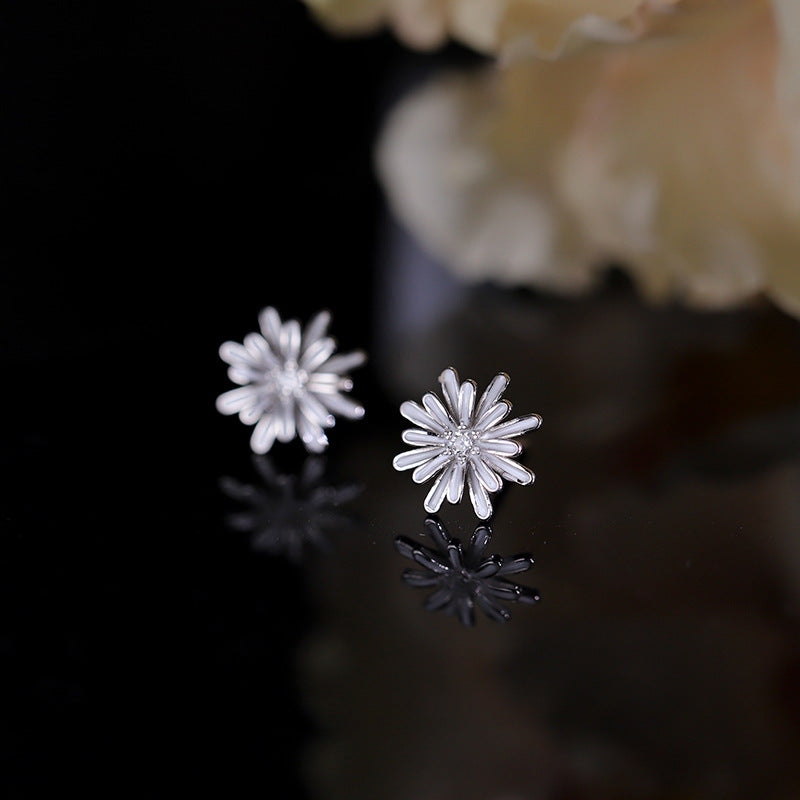 Little Daisy Simple Cold Style Flower Earrings
