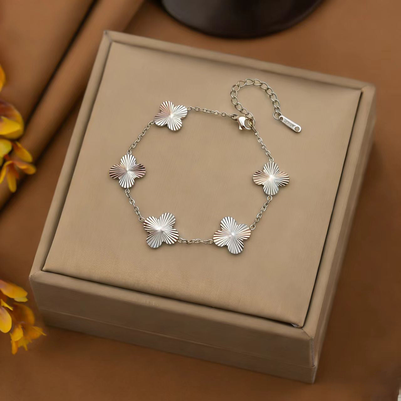 Stainless Steel Hollow Electroplated Pattern Female Bracelets