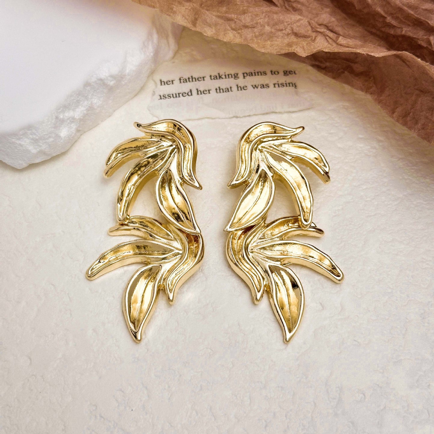 Fashionable Metal Texture Light Luxury Simple Earrings