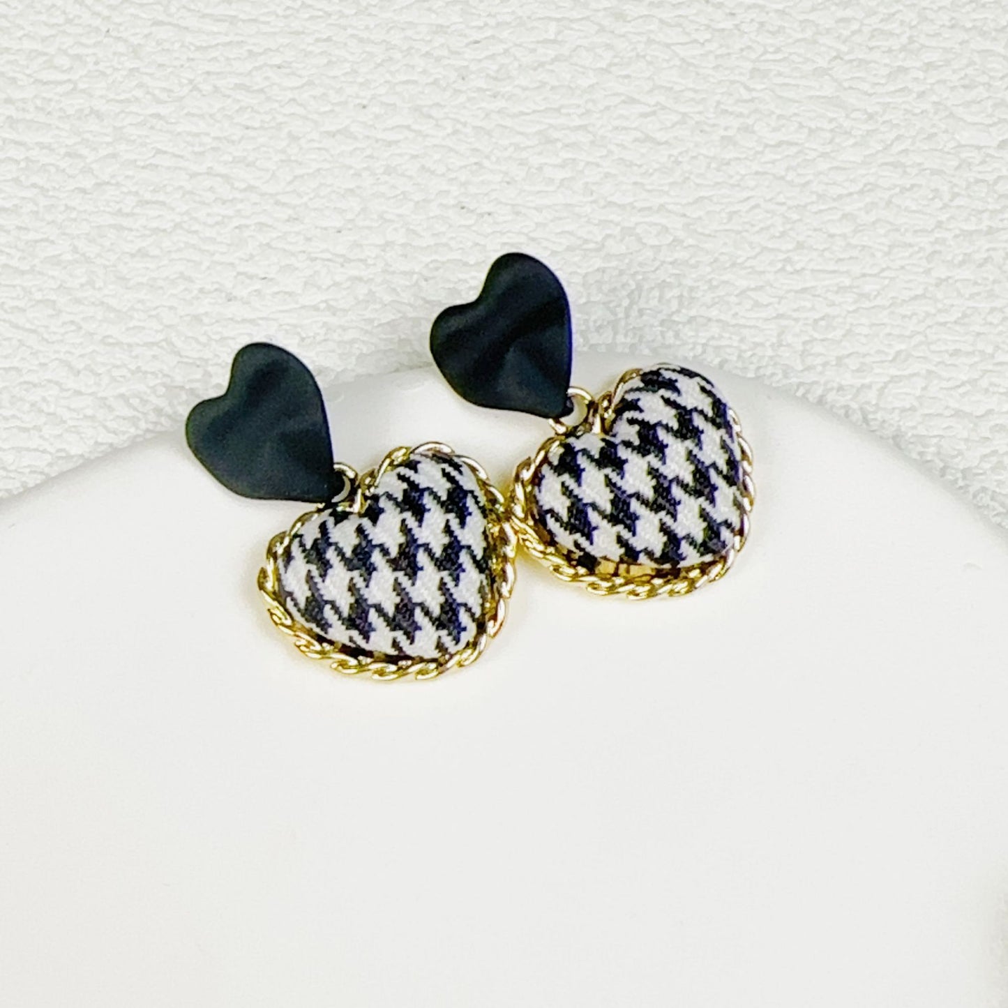 Women's Light Luxury Chessboard Plaid Love Heart Earrings