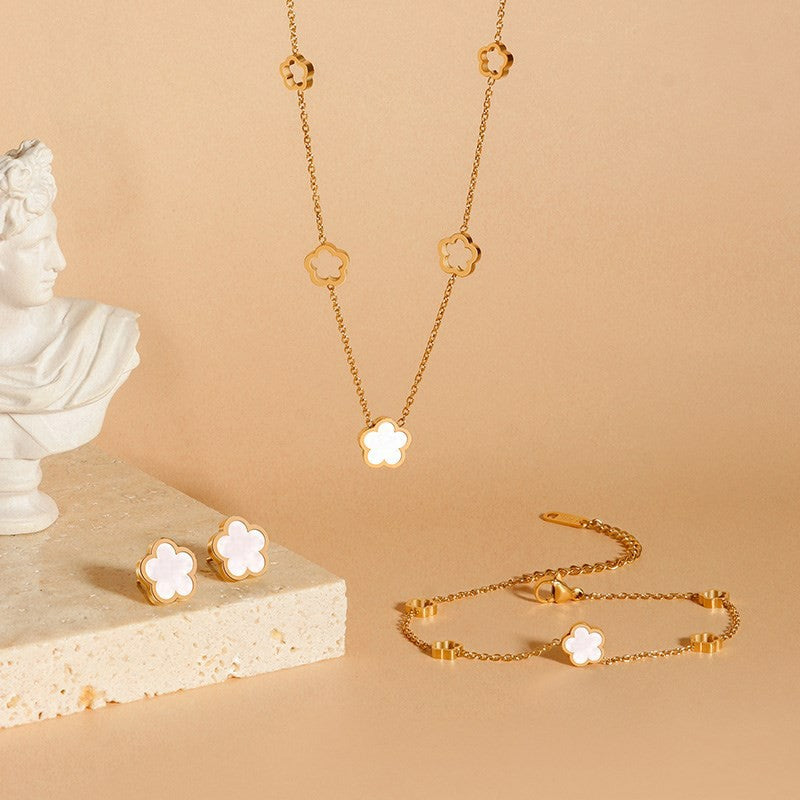 Luxury Fashion White Shell Five-leaf Flower Titanium Steel Female Sweet Necklace