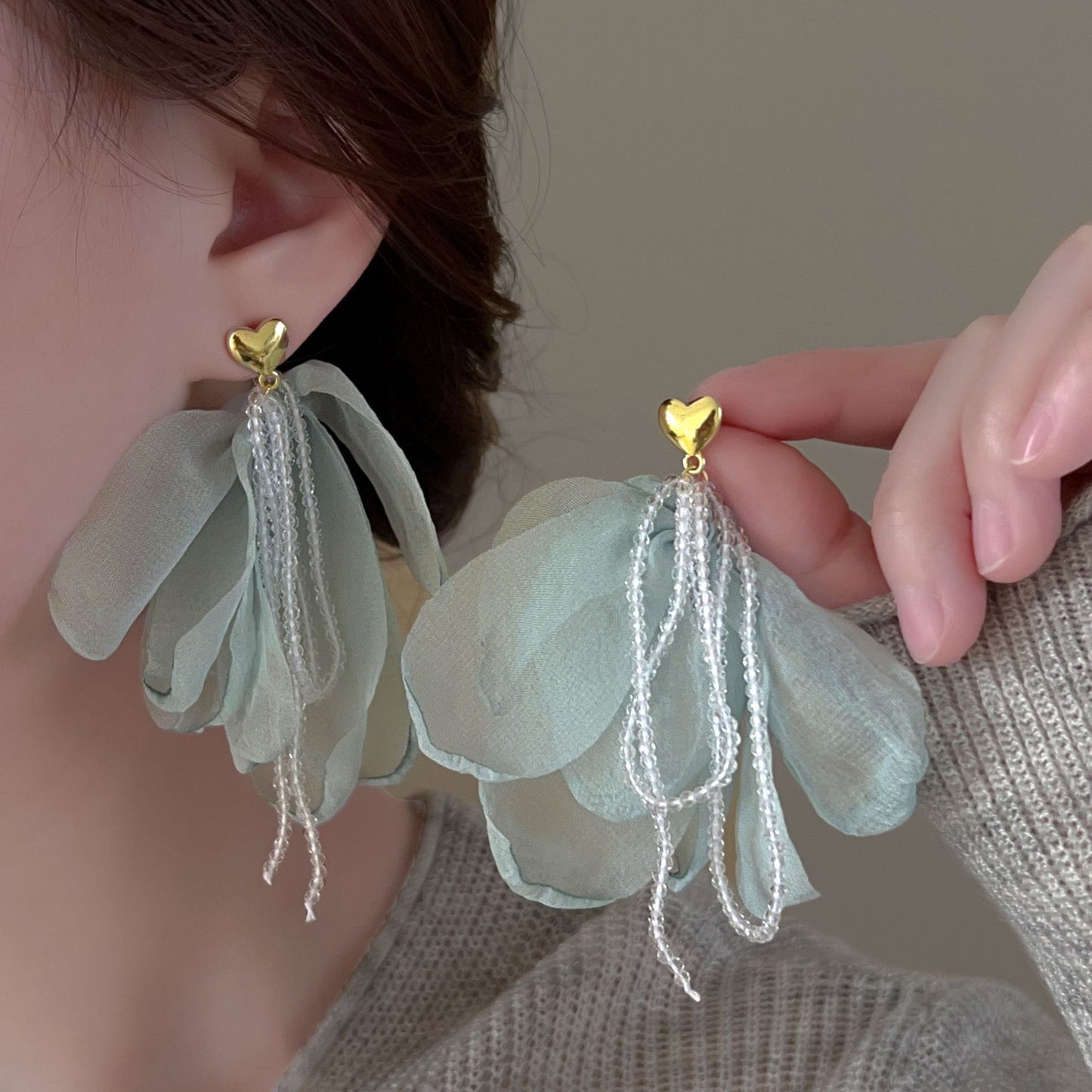 Women's Chiffon Flower Pearl High-grade Simple Minority Earrings