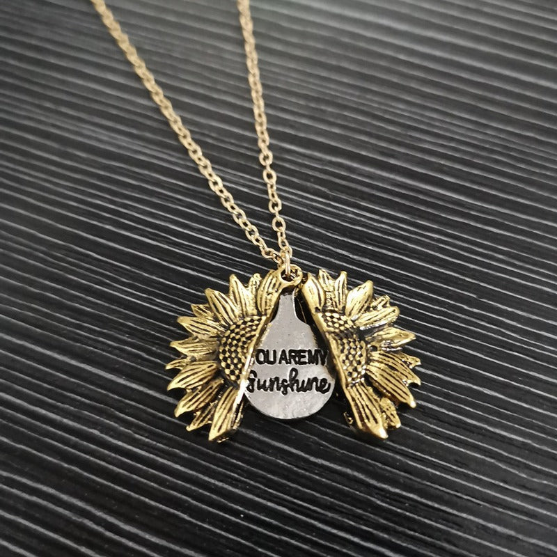 Flower Shape Alloy Sunflower Carved Couple Necklaces
