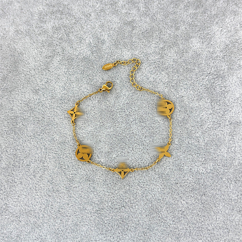 Light Luxury Titanium Steel Clover Sweater Necklaces