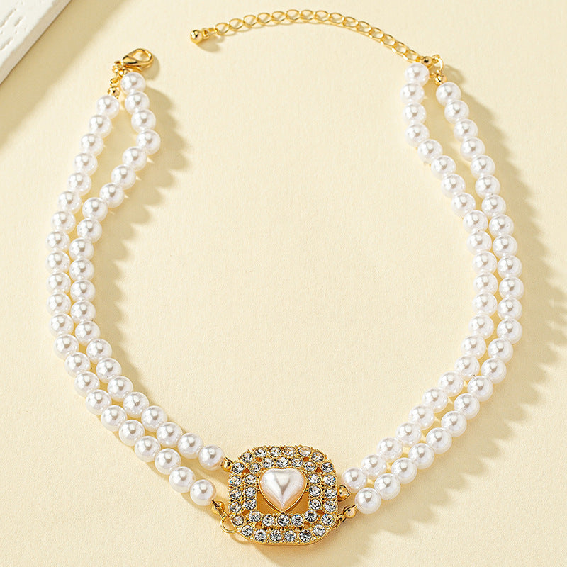 Women's Elegant Retro Pearl For Temperamental Minority Design Necklaces