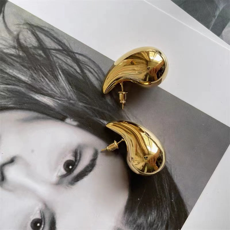 Exaggerated Hollow Water Drop Niche Personality Earrings
