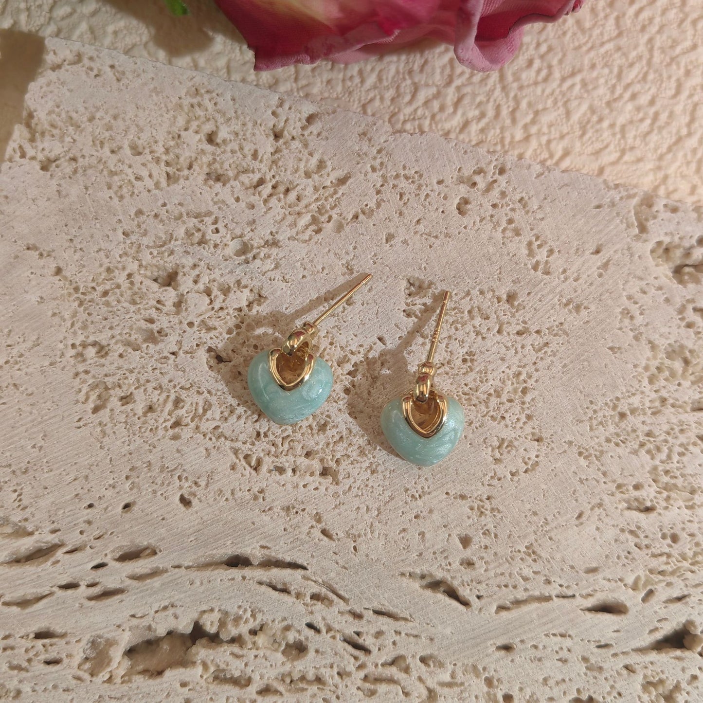 Women's Love Heart Niche Design Advanced Exquisite Stud Earrings