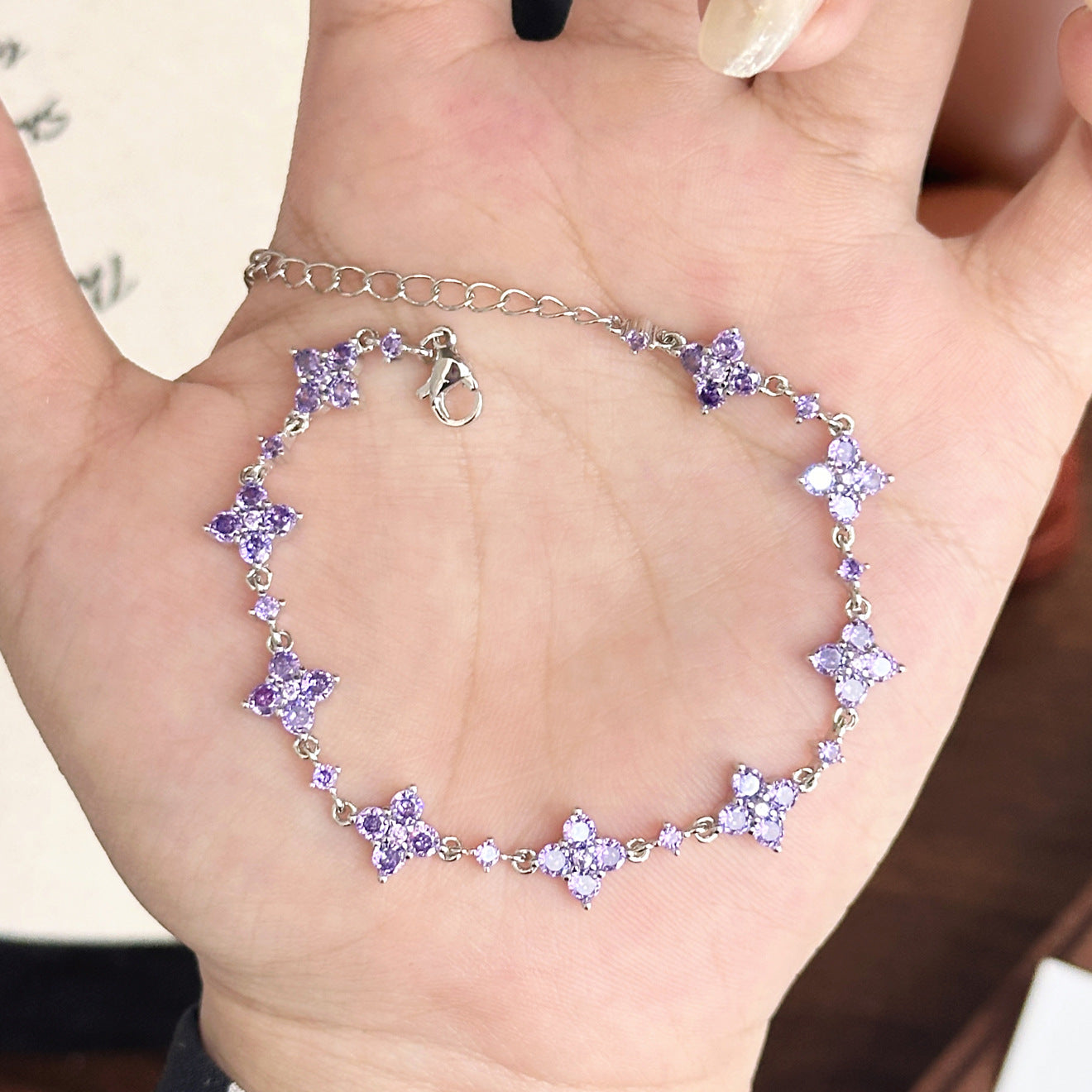 Women's Retro Simple Clover Purple Zirconium Light Bracelet