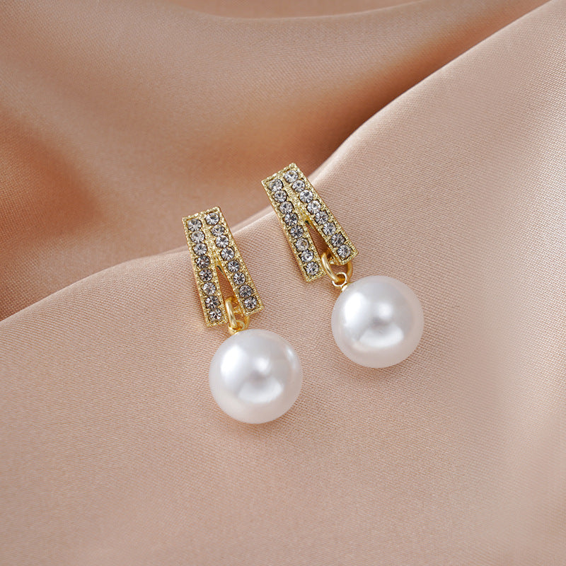 Women's Simple Retro Sier Needle Elegant Pearl Earrings