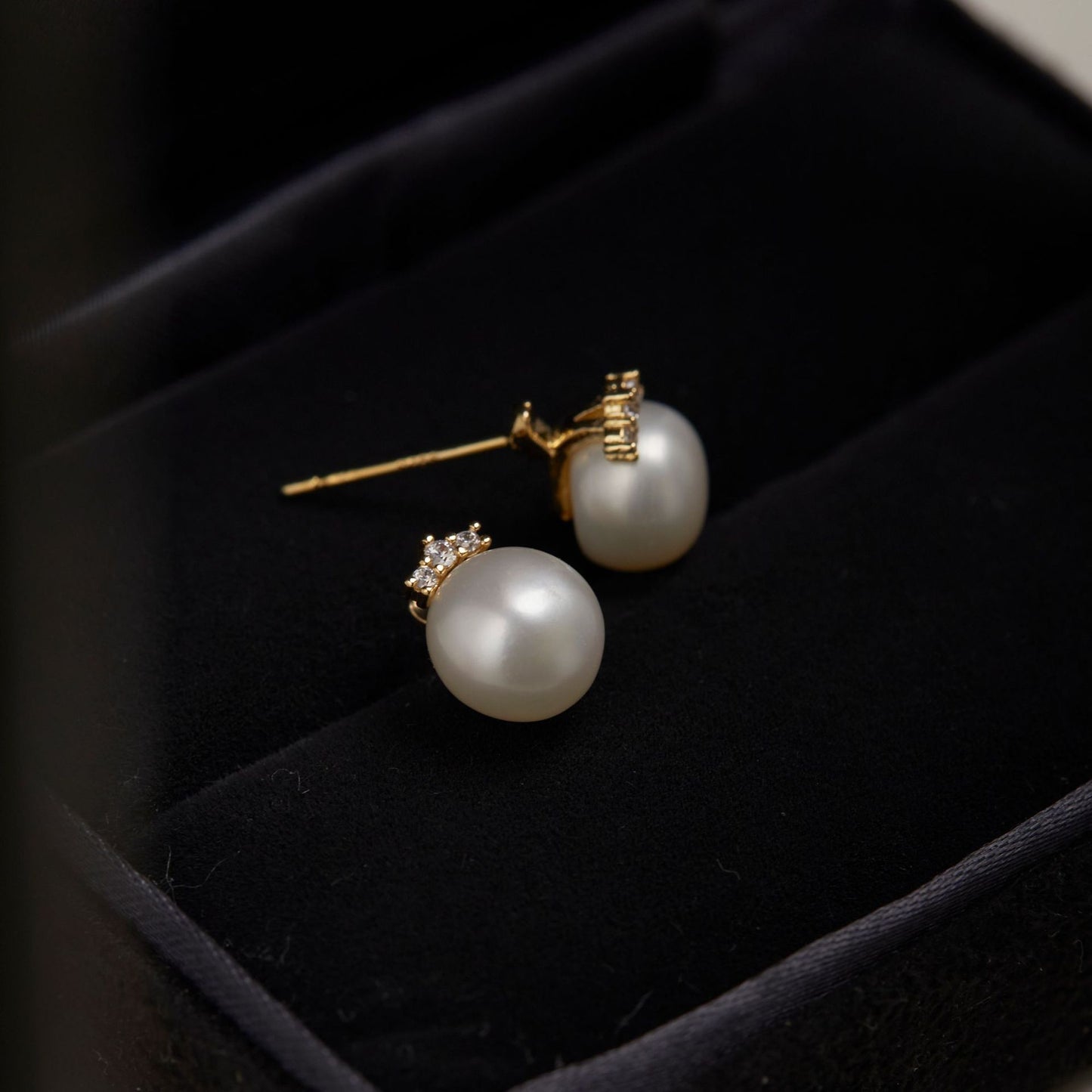 Lobe Exquisite Fresh Water Real Pearl Clip Earrings
