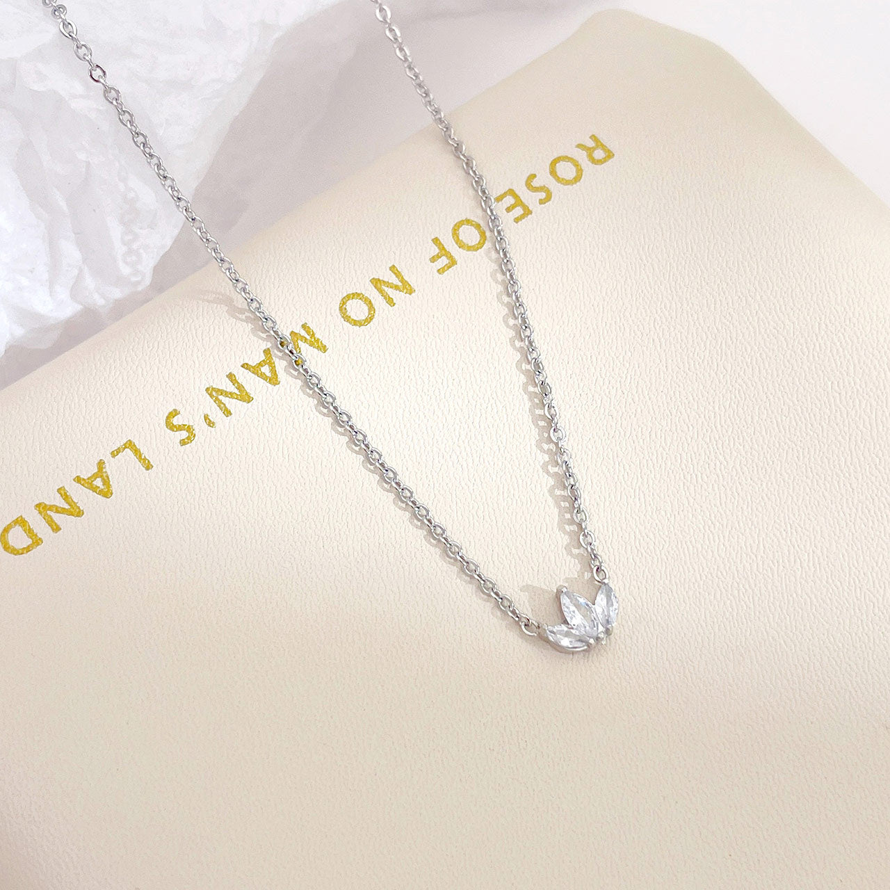 Korean Style Fashion Inlaid Zircon Grass Necklaces