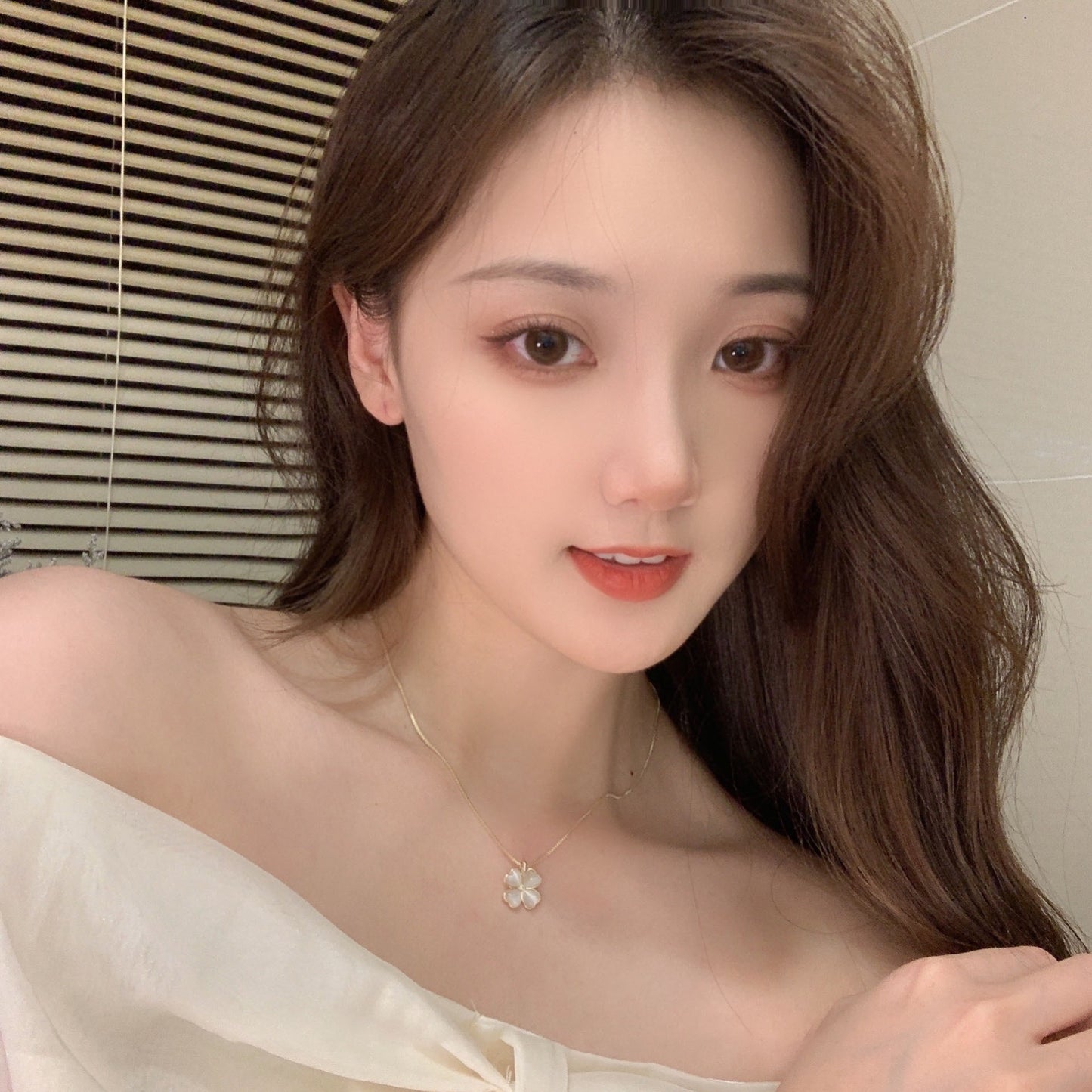 Lux Four-leaf Clover Cateye Simple Niche Advanced Sense Necklaces