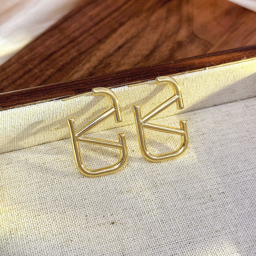 Niche Design Elegant Alphabet Letter Light Earrings
