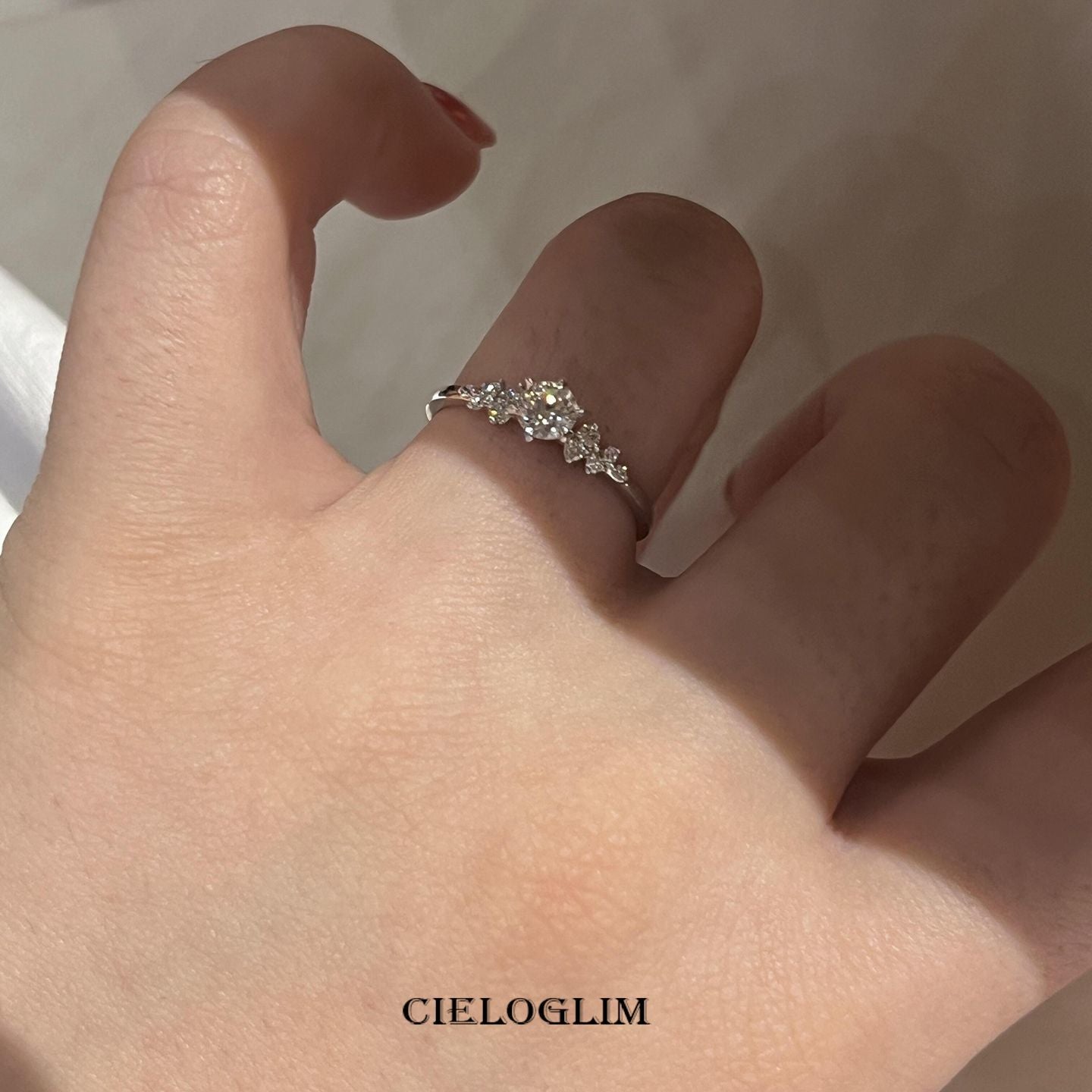 Feeling Shiny Zircon Female Gentle Temperament Open Diamond Index Finger Rings
