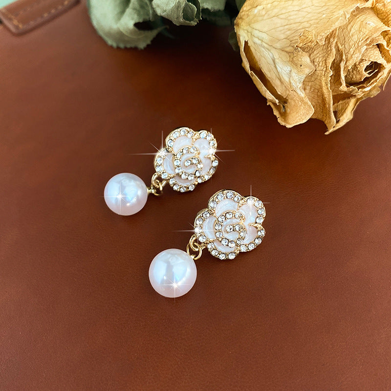 Women's Black Rose Pearl Flower Elegant Three-dimensional Stud Earrings
