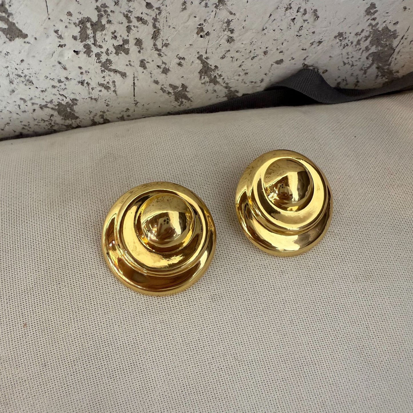 Women's Gold Brass Threaded Circle Round Special Interest Light Earrings