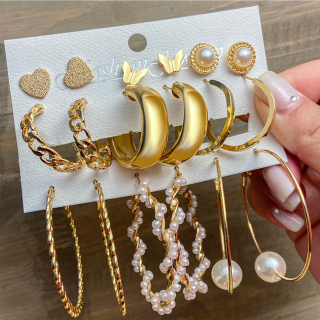 Women's Inlaid Pearl Creative French Retro Gold Ear Stud Earrings