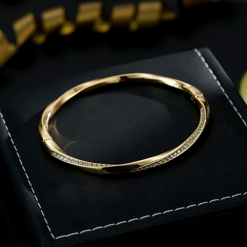 High Version Three-dimensional Rotation Twist Pattern Full Zirconium Inlaid Fashion Bracelet