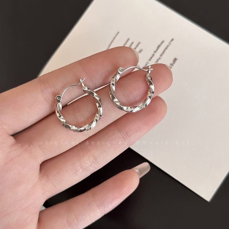 Women's Geometric Ellipse Simple Ear Clip Fashionable Rings