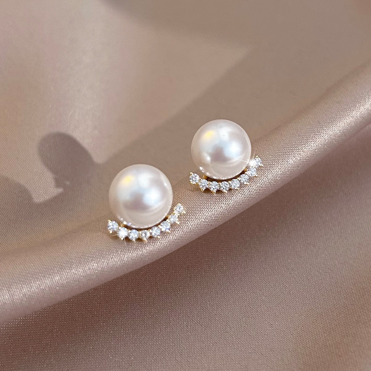 Women's Simple Match Niche Sweet Elegant Temperament Entry Stud Earrings