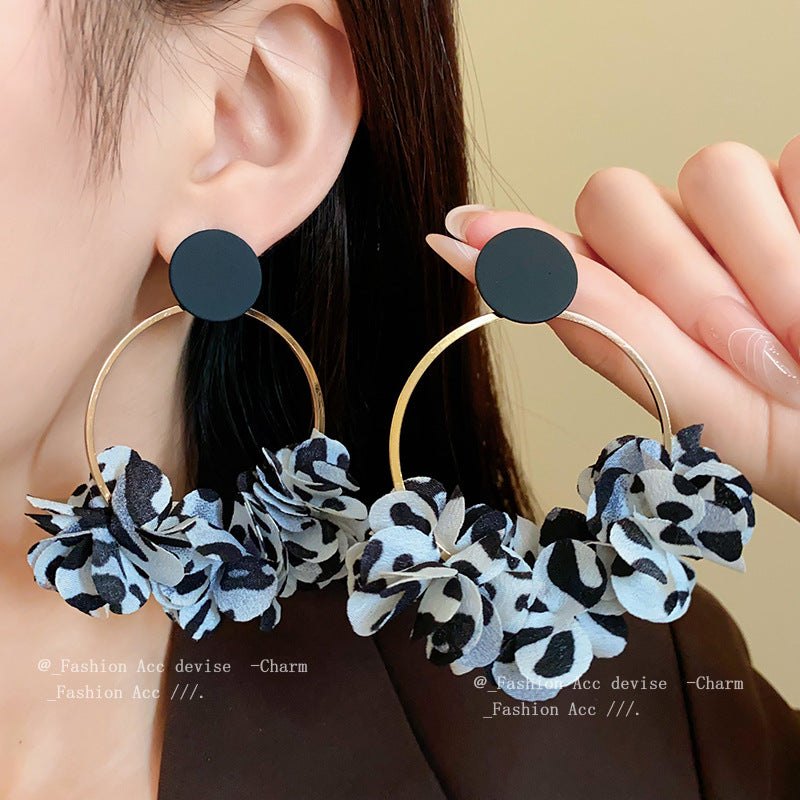 Women's Steel Needle Titanium Round Leopard Print Flower Niche Retro Earrings