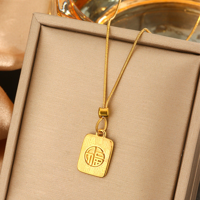 Fresh Titanium Steel Short Pearl High-grade Necklaces