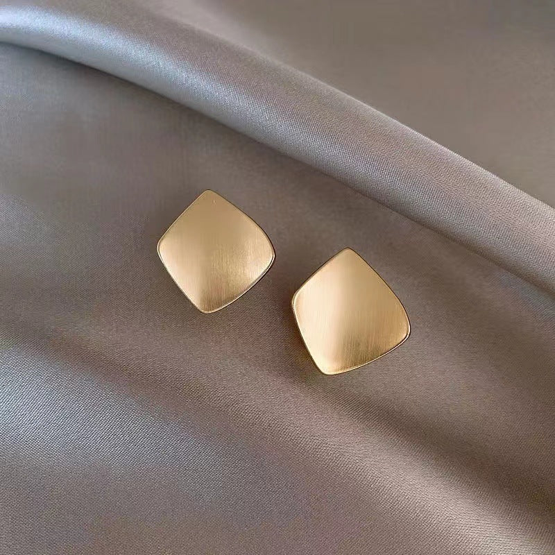 Women's Sier Needle Retro Geometric Metal Design Earrings