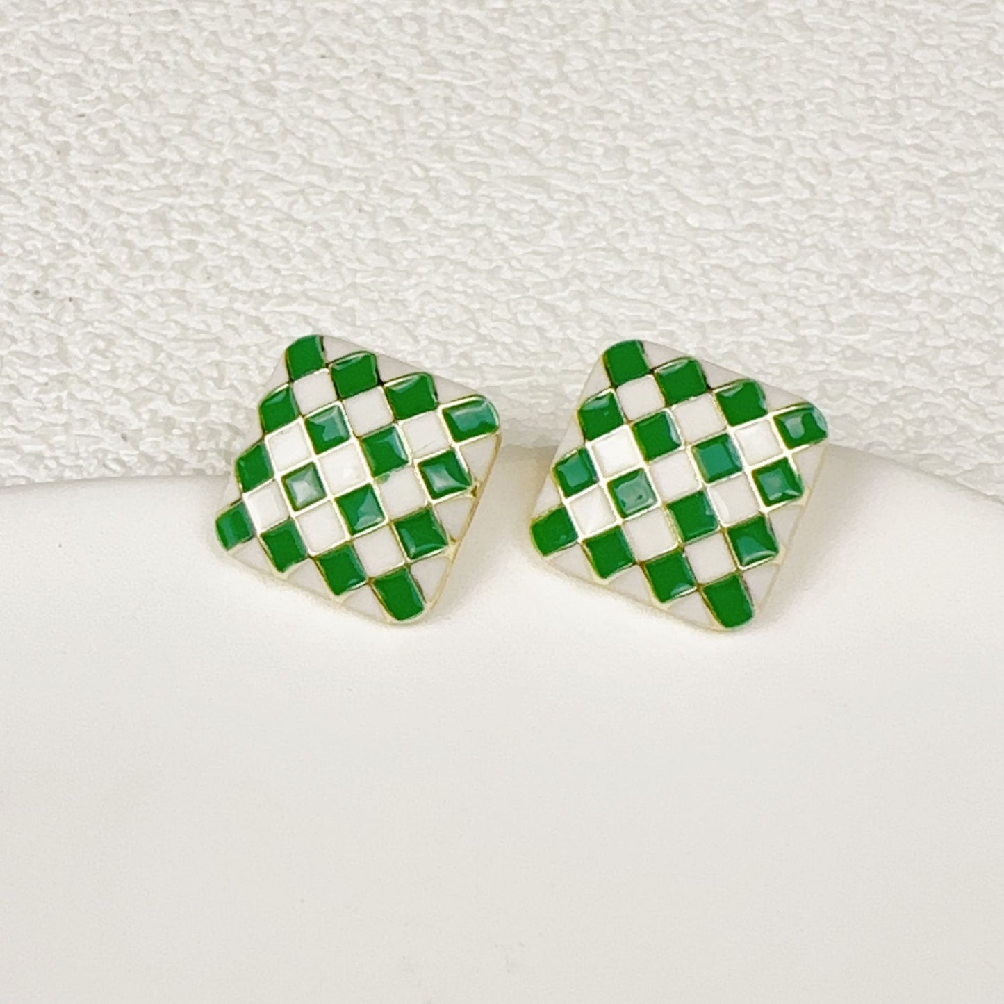 Women's Light Luxury Chessboard Plaid Love Heart Earrings