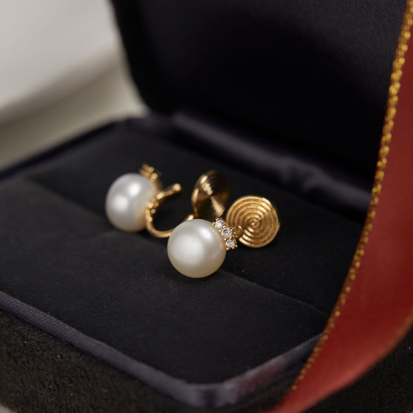 Lobe Exquisite Fresh Water Real Pearl Clip Earrings