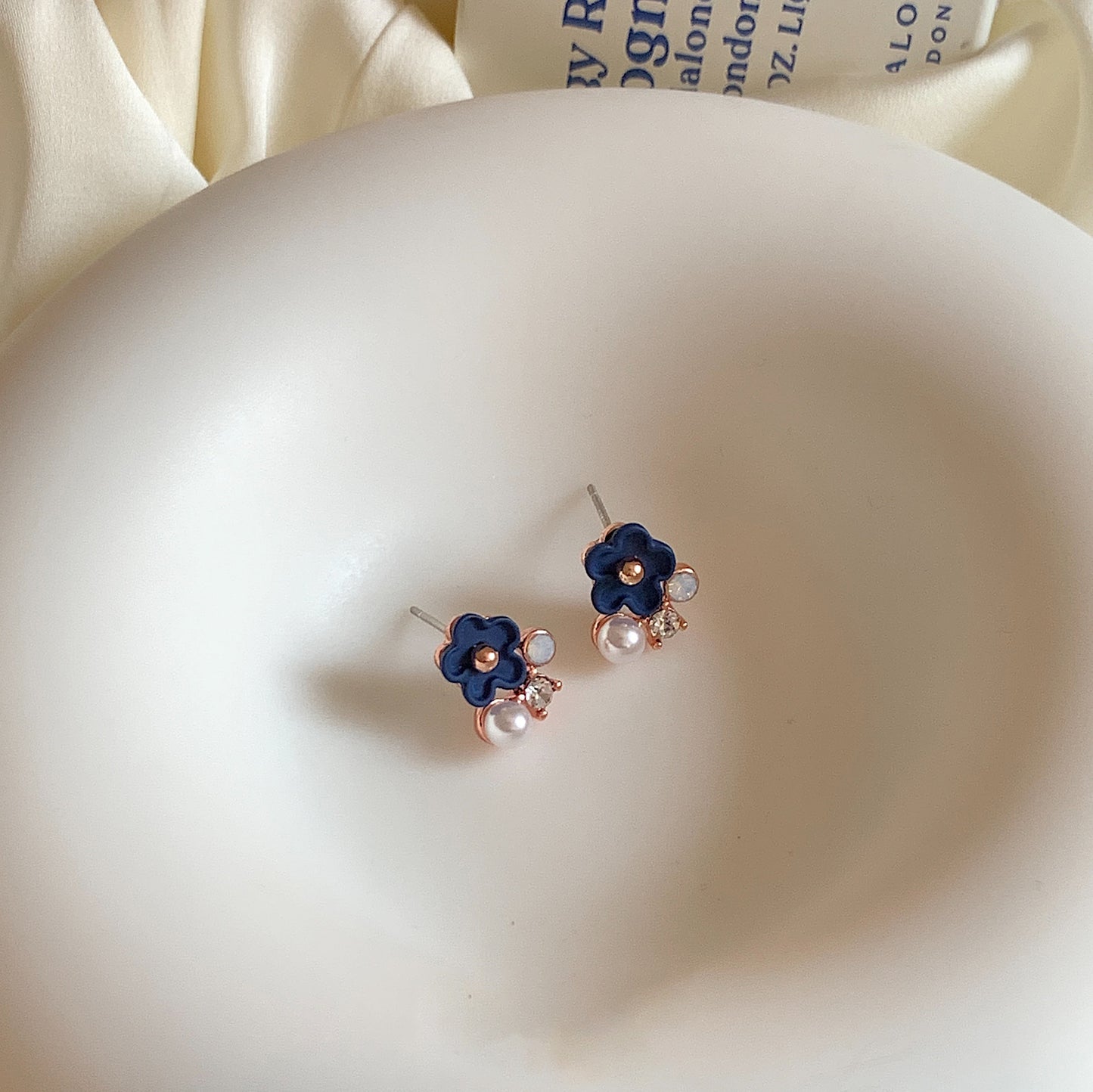 Niche High Sense French Style Design Earrings