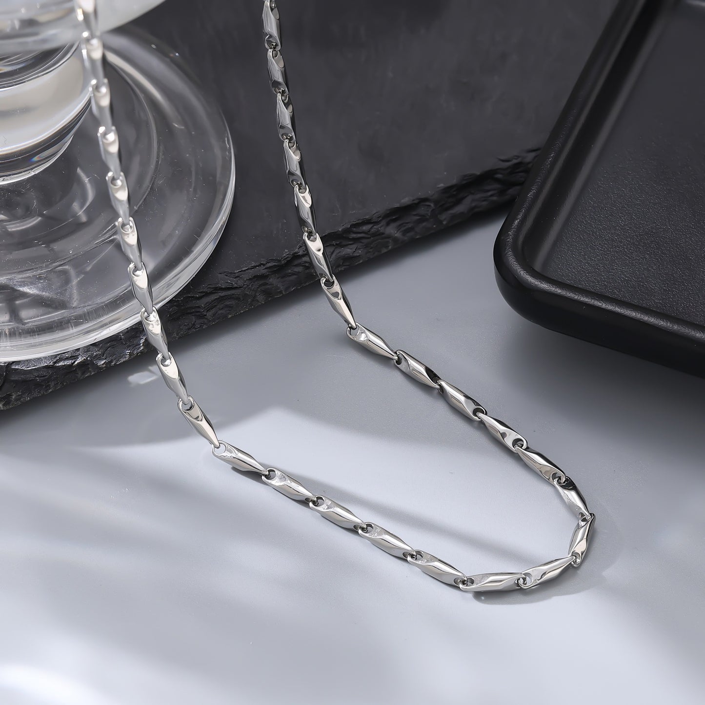 Men's Titanium Steel Mobius Strip Simple High-grade Clavicle Chain Special Interest Necklaces