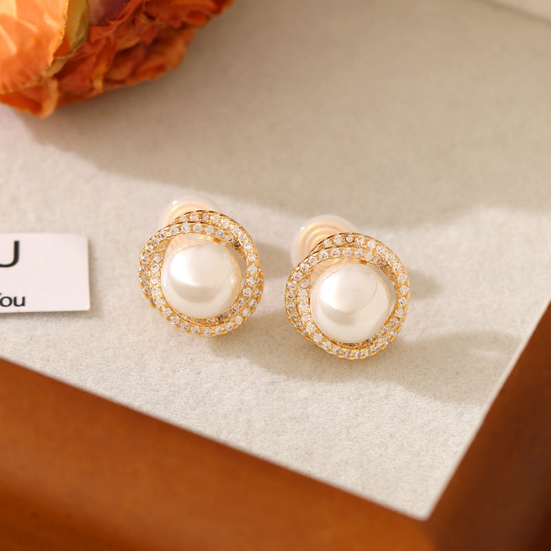 Women's French Style Vintage Pearl For Light Earrings