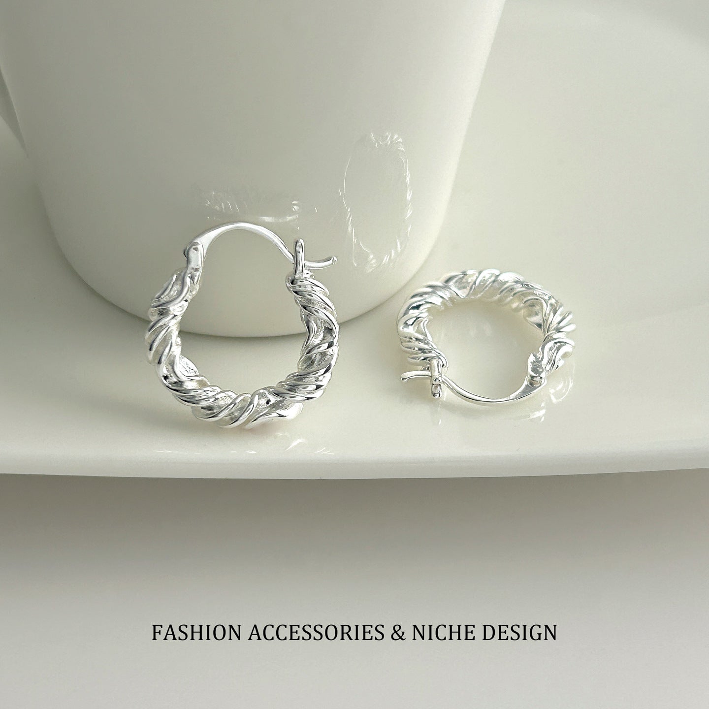 Women's Korean Style Personalized Twisted Line Woven Clip Fashion Ear Buckle
