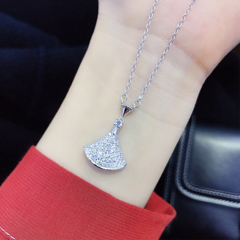 Women's Bao J High Quality V Gold Necklaces