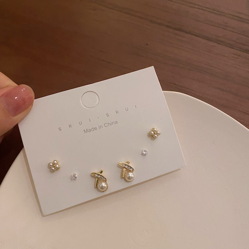 Women's Gentle Elegant Pearl Earings Set Design Earrings