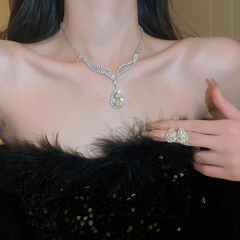 Women's High-grade Accessories Clavicle Chain Super Shiny Necklaces