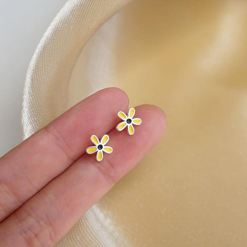 Women's Sterling Sier Simple Petite Niche Design Earrings