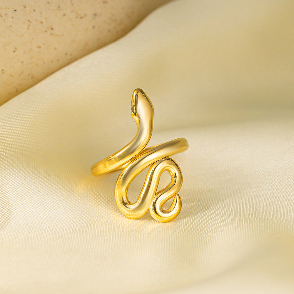 Stainless Steel Gold-plated Love Heart Flowers Rings