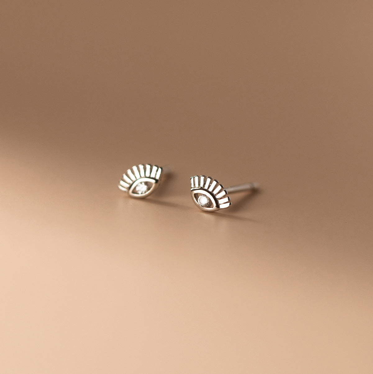 Love Lodge Sier Diamond Eye Female Small Earrings