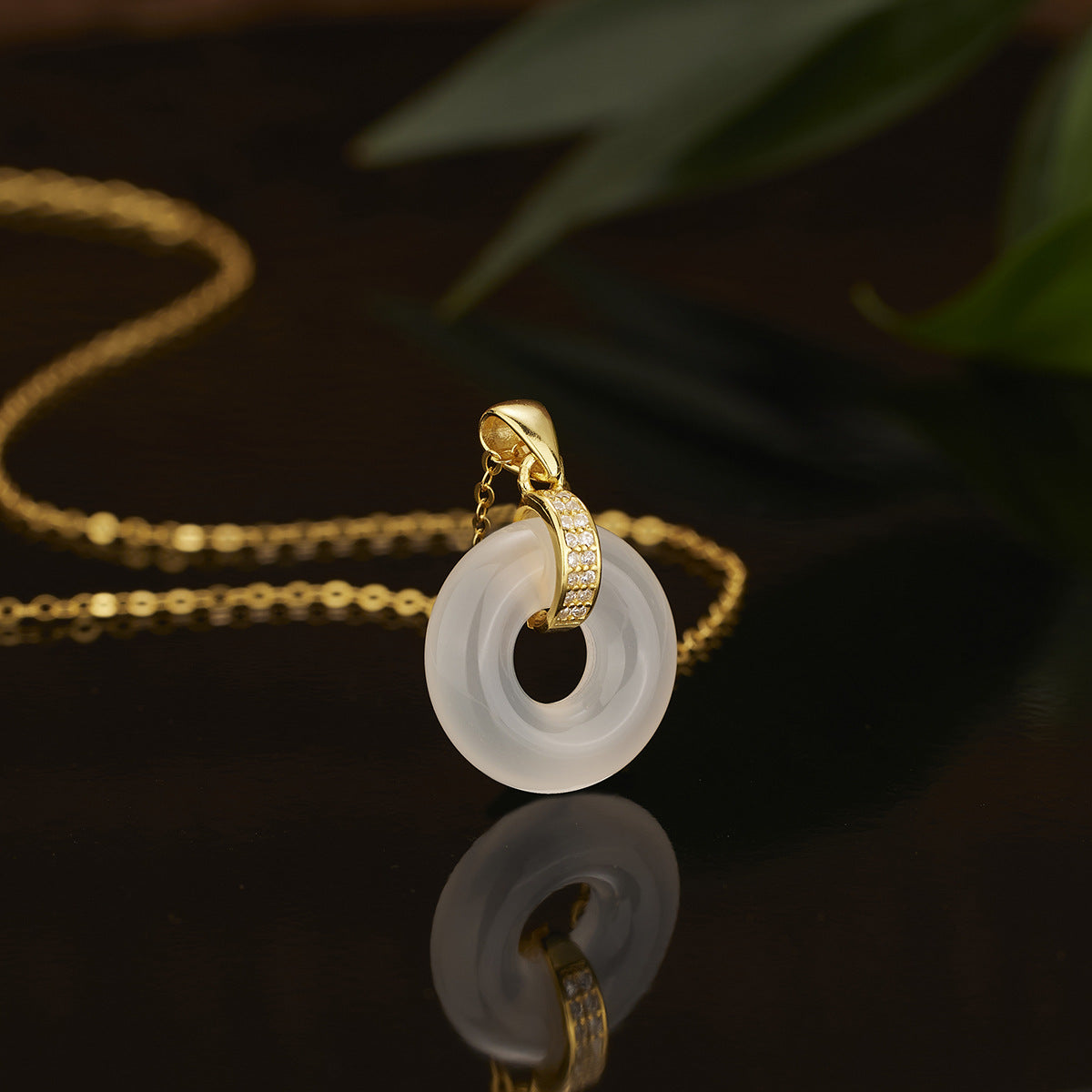 Sier Round Jade Female White Chalcedony Donut Light Pendants