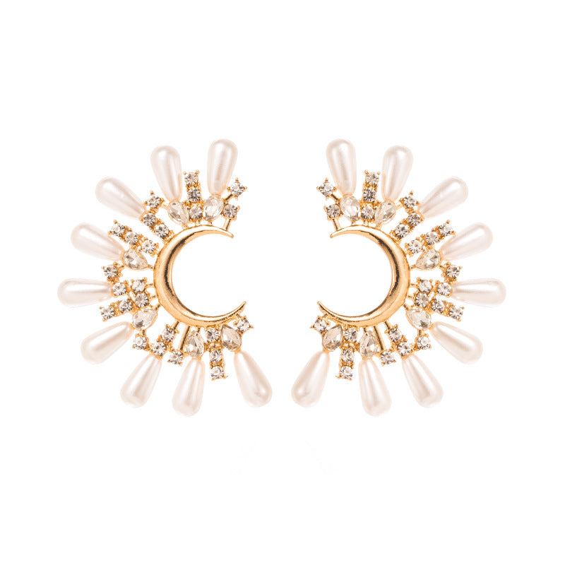 Women's Temperament Entry Lux High-grade Pearl Alloy Shaped Earrings