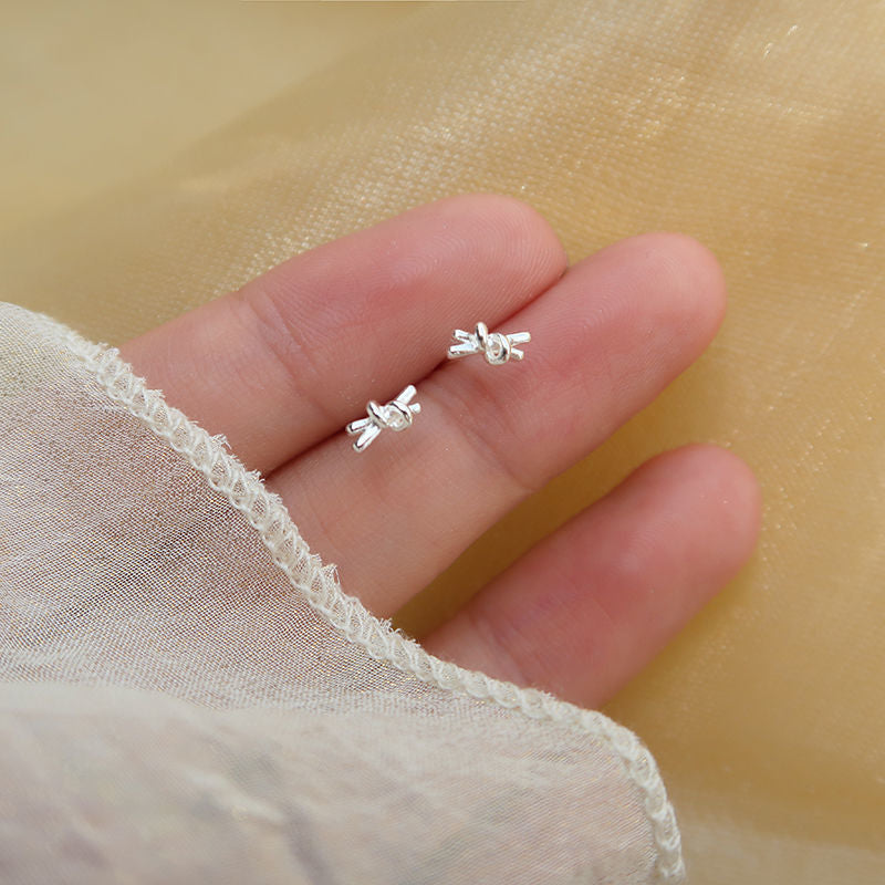 Women's Sterling Sier Simple Petite Niche Design Earrings