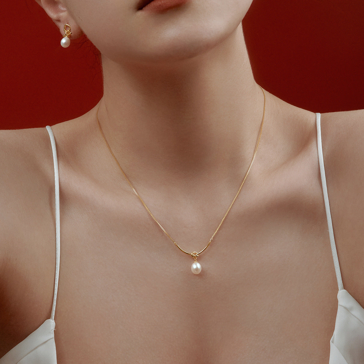 Women's Hitches Freshwater Pearl Summer Simple High-grade Clavicle Necklaces
