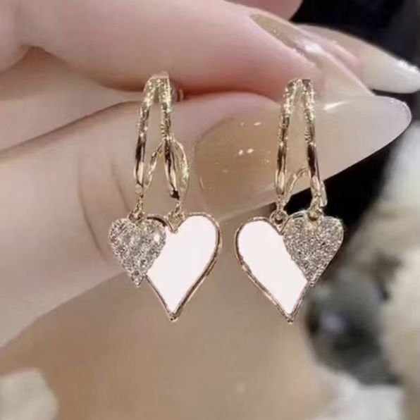 Women's Love Heart Fashion Temperament Sier Ear Light Luxury Peach Rings