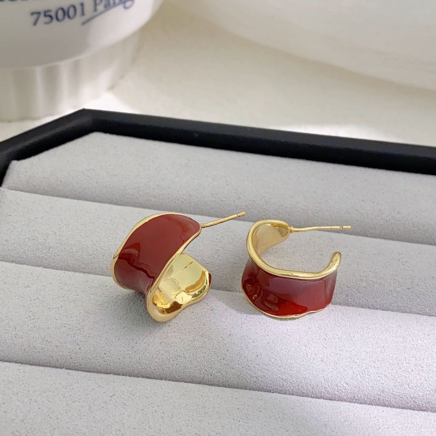 Women's French Retro Red Enamel Drip Glazed Earrings