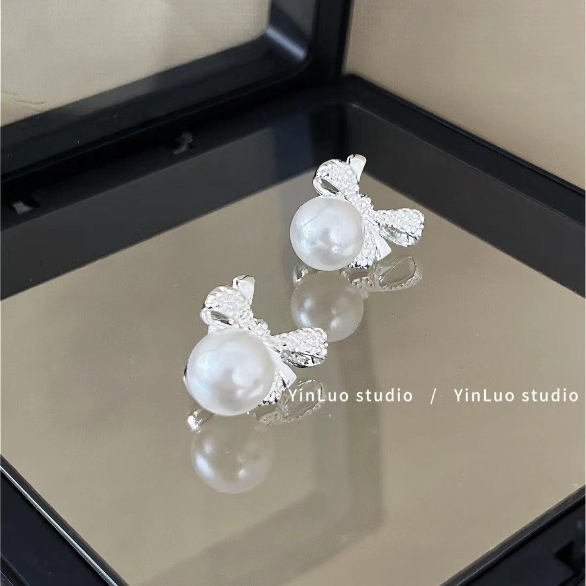 Trendy Female Exaggerated Temperamental Light Luxury Earrings