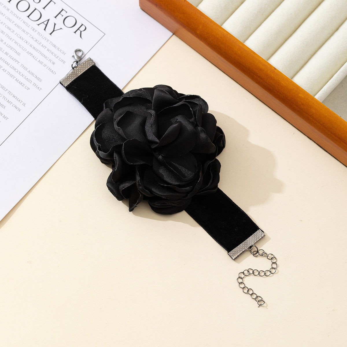 Women's Red Flower Plus Size Jewelry Fashionable Necklaces