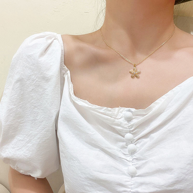 Women's Elegance French Classic Style Clavicle Chain Necklaces